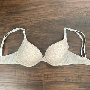 32b Vs PINK t-shirt bra